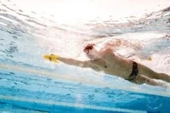 FINIS Freestyle Paddle -TYR Sales Store 1.05.020 image usage senior 16