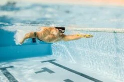 FINIS Forearm Fulcrum -TYR Sales Store 1.05.028 image usage senior 29