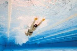 FINIS Agility Floating Paddle -TYR Sales Store 1.05.145 image usage 30